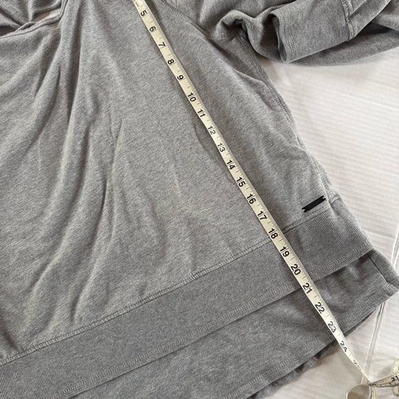 Nanette Lepore Heather Gray Cut Out Twist Women's Blouse Size Medium - Picture 7 of 10